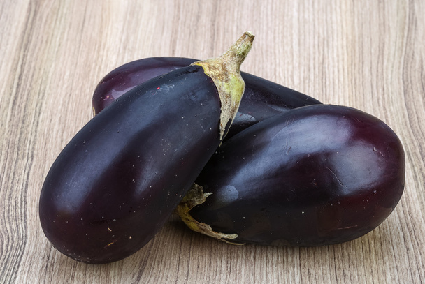 ruwe aubergines - Foto, afbeelding