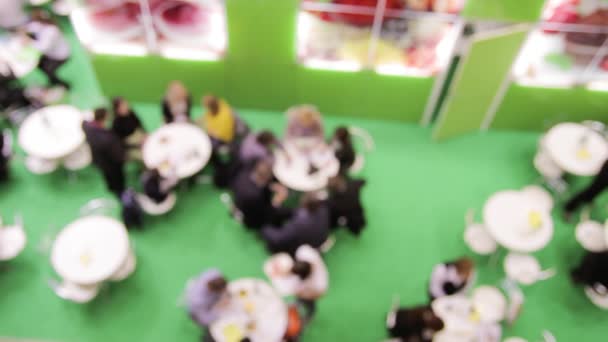 Empresarios en mesas redondas en pláticas
 - Metraje, vídeo