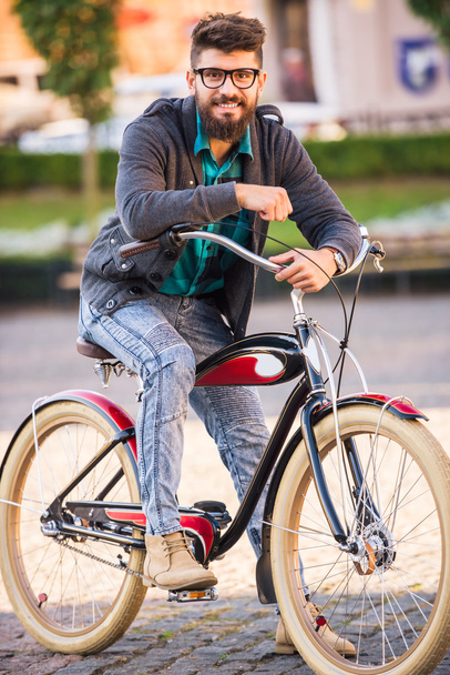 Man with bicycle - Foto, imagen