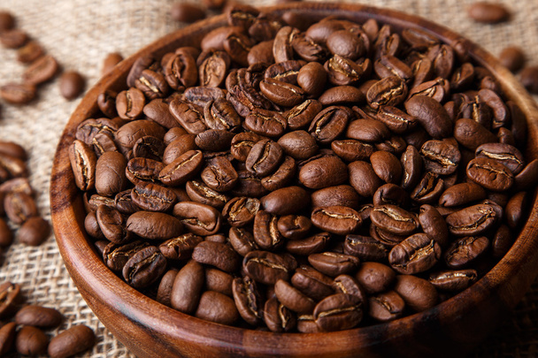 Kahvipavut puinen ruokalaji pussiin
 - Valokuva, kuva