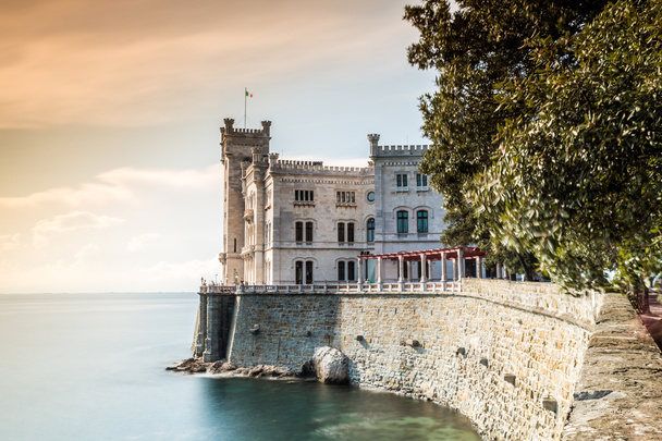 Готель Miramare замок, Трієст, Італія - Фото, зображення