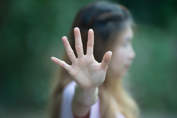 Azjatyckich kobiet Wyświetlono przystanek ręką gest, ręka - Zdjęcie, obraz