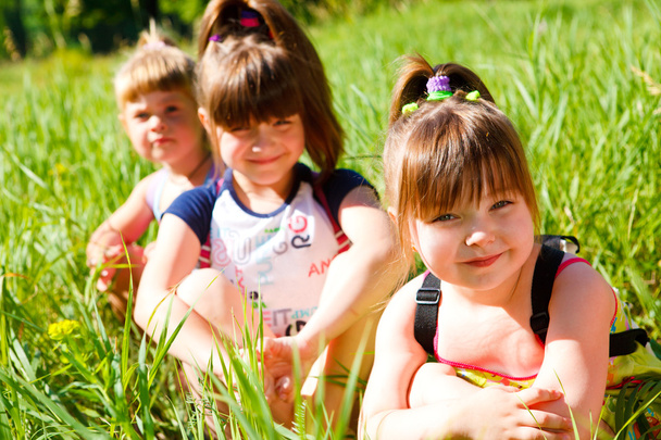 holky v trávě - Fotografie, Obrázek