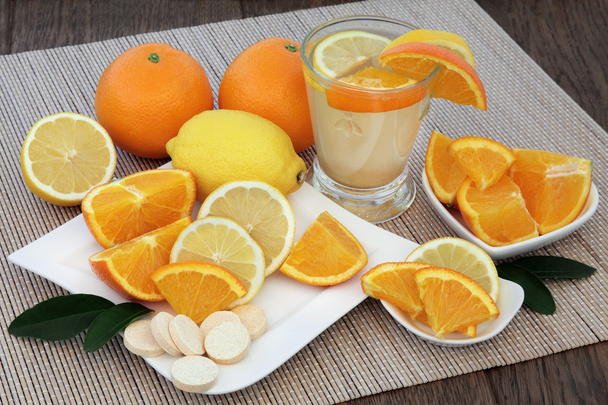 Bebida de naranja y limón
 - Foto, imagen
