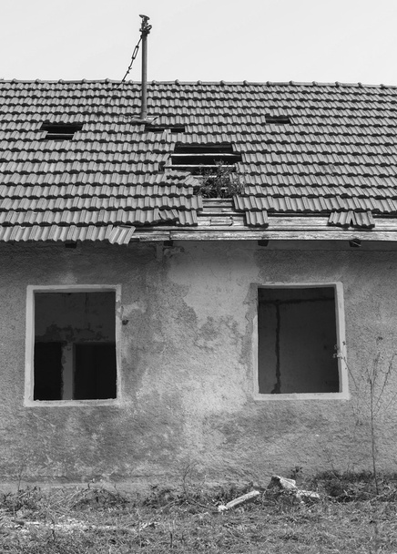 εγκαταλελειμμένο σπίτι - Φωτογραφία, εικόνα