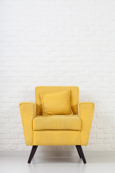 White wall texture with a retro armchair - Zdjęcie, obraz