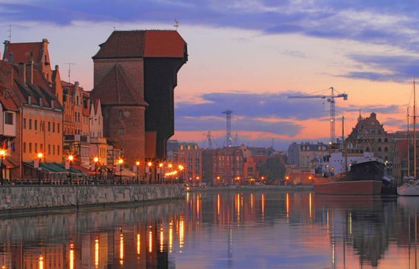 Исторический кран Гданьска на реке Мотлава, Польша
 - Фото, изображение