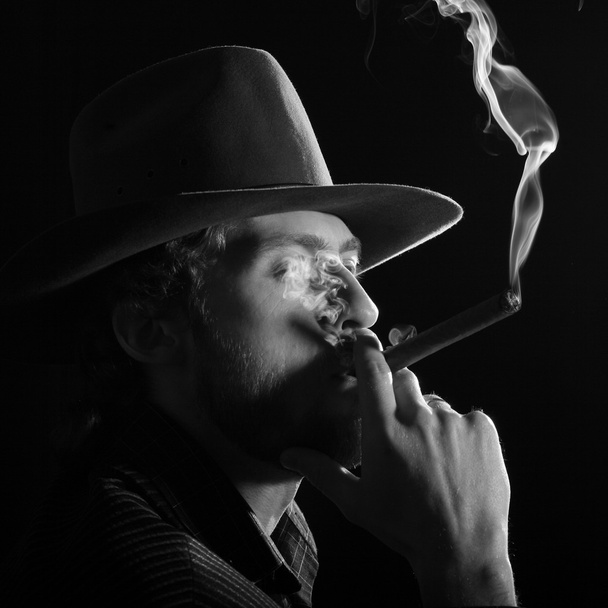 Bearded man with a cigar - Valokuva, kuva