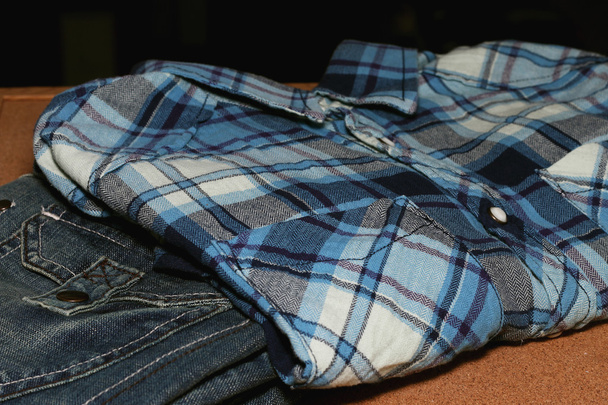 Jeans shirt portemonnee - Foto, afbeelding