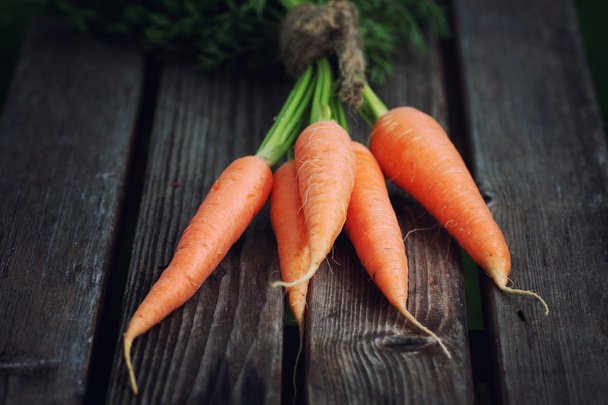 coltura fresca di carote trave cravatta
 - Foto, immagini