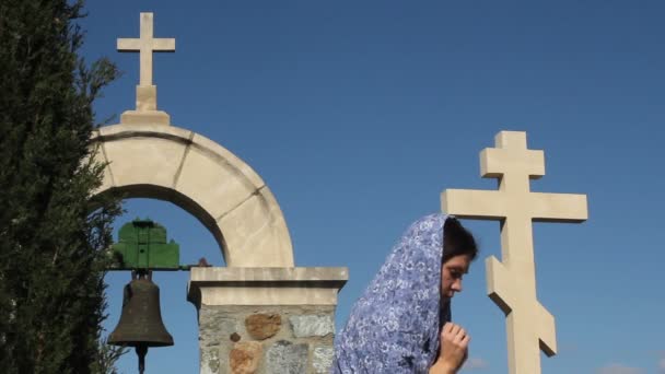 Nő imádkozott magát - Felvétel, videó