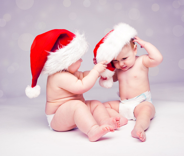 Babies in Santa hats - Fotoğraf, Görsel