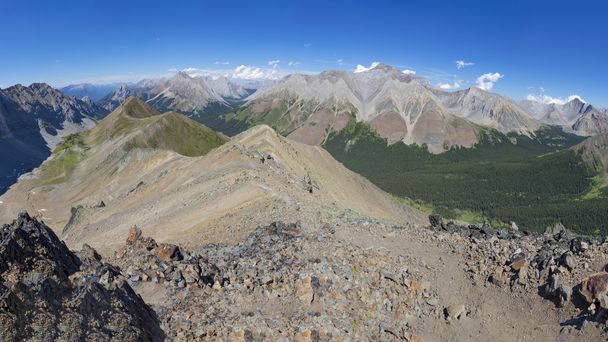 Alpine Ridge en las Montañas Rocosas Alberta Canadá
 - Foto, imagen