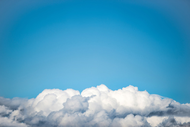 nuvens brancas no céu azul - Foto, Imagem