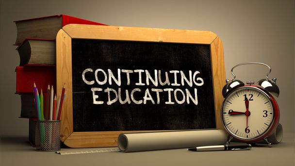 Conceito de educação continuada desenhada à mão em Chalkboard
. - Foto, Imagem