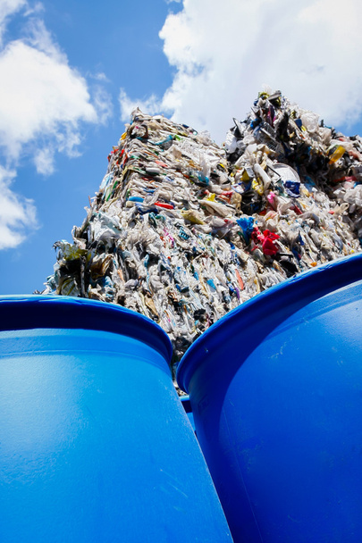 Reciclaje de residuos plásticos - Imagen de stock
 - Foto, Imagen