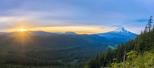 Beautiful Vista of Mount Hood in Oregon, USA - Photo, Image