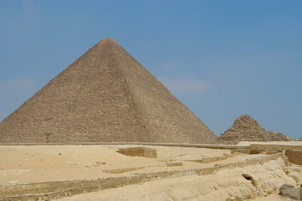 Pirámide de Micerino
 - Foto, imagen