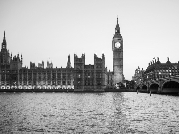 Casas del Parlamento en Londres en blanco y negro
 - Foto, Imagen