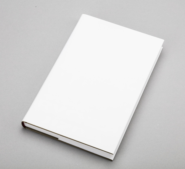 Blank book white cover 5,5 x 8,8 in - Foto, Imagen