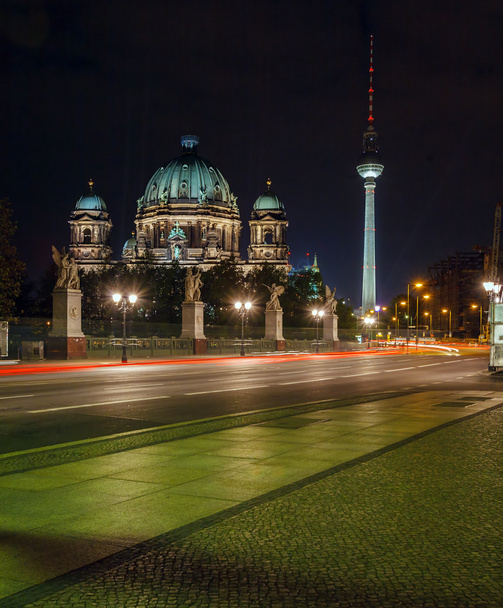 Берлин (Озил), Германия
 - Фото, изображение