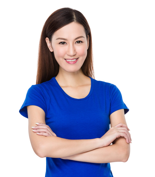 Ασιατικές νεαρή γυναίκα σε μπλε μπλουζάκι - Φωτογραφία, εικόνα