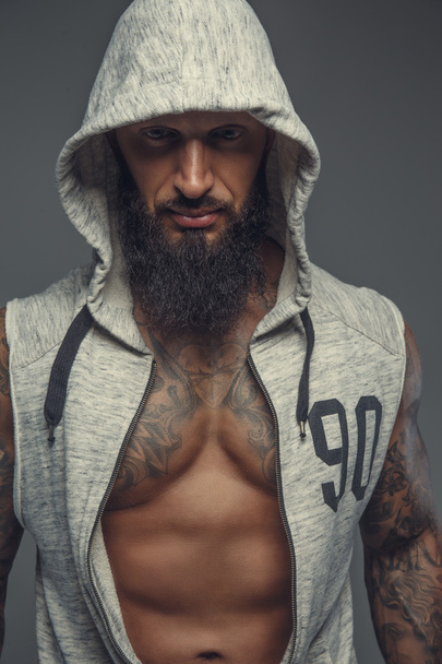 brutal muscular tatuado gay
 - Foto, Imagem