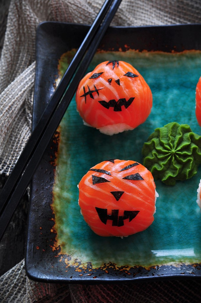 sushi de fête d'Halloween, sushi Temari, boules de sushi
 - Photo, image