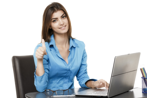 Happy smiling cheerful young business woman with okay gesture, i - Foto, Bild