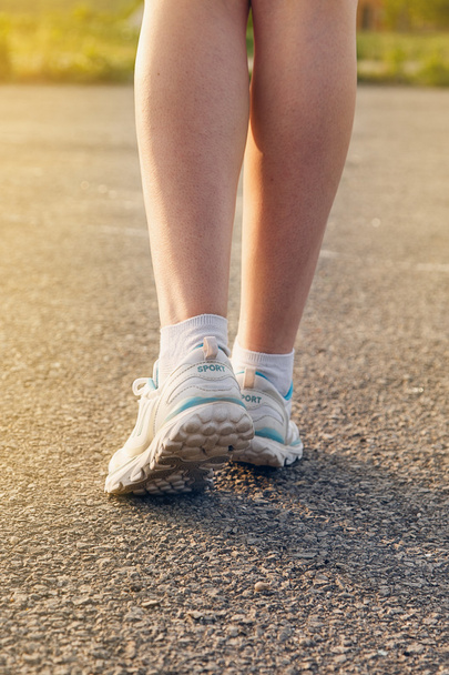 naisten jalat lenkkari
 - Valokuva, kuva