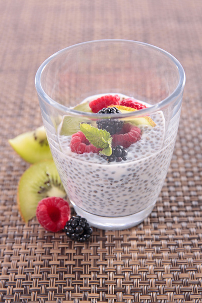 chia pudding with fruits - Fotoğraf, Görsel
