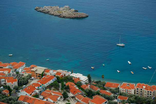 Het schilderachtige panorama van de Adriatische kust in de buurt van de stad Sve - Foto, afbeelding