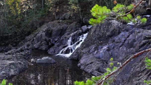 Сухой водопад на склонах древнего вулкана
 - Кадры, видео