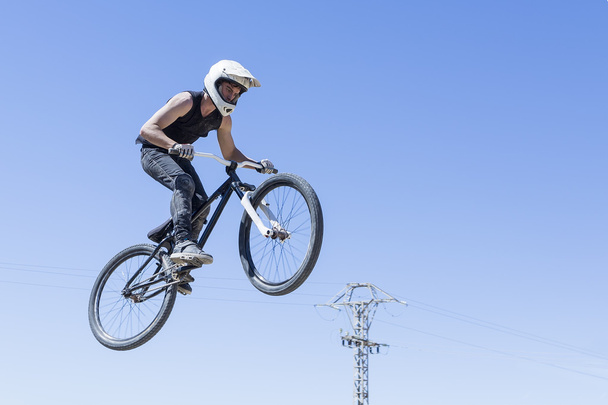 BMX Rider стрибки
 - Фото, зображення