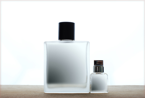 dwóch perfum działalności człowieka - Zdjęcie, obraz