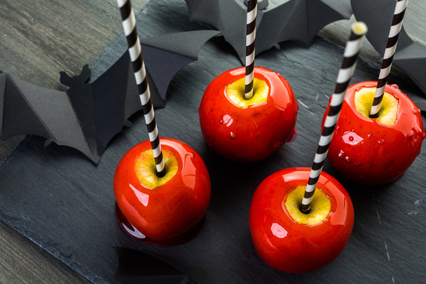 Красные яблоки ручной работы
 - Фото, изображение