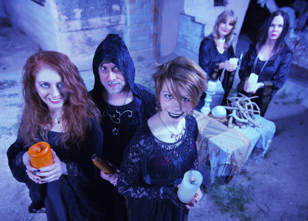 Coven of Smiling Witches - Foto, Bild