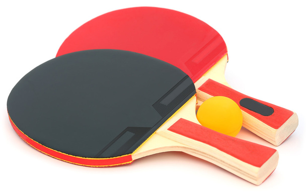 Bate y pelota de tenis de mesa
 - Foto, imagen