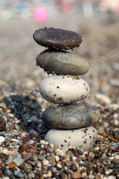 Куча сбалансированных камней
 - Фото, изображение