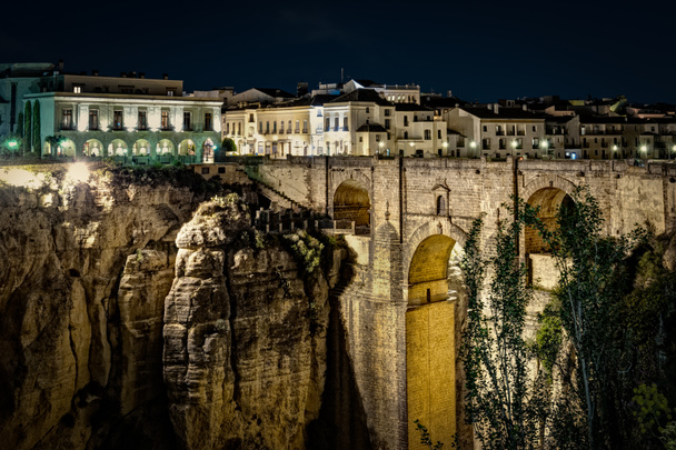 El Puente Nuevo Ronda, por la noche
 - Foto, Imagen