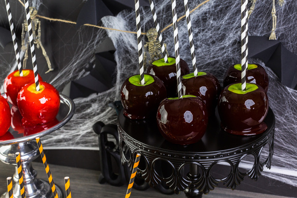 pommes bonbons pour la fête d'Halloween
 - Photo, image