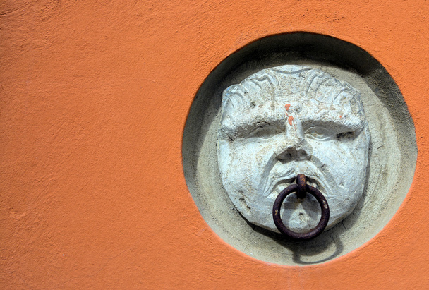 ポテンツァの古い壁の装飾。バジリカータ州。イタリア - 写真・画像