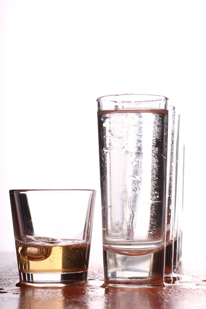 Очки и алкогольные напитки
 - Фото, изображение
