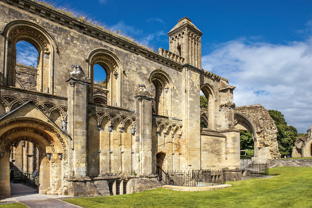 ruinas de la Abadía de Glastonbury, Somerset, Inglaterra
 - Foto, Imagen