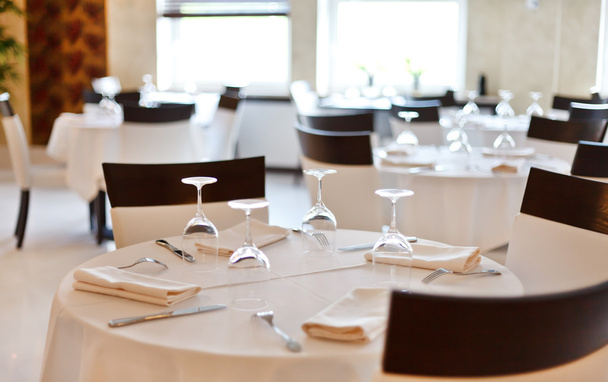 Tables set for meal - Valokuva, kuva