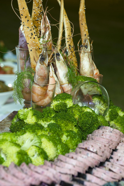 Menu de terrina de lagosta à mesa
 - Foto, Imagem