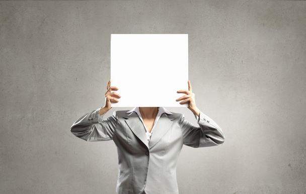 Woman hiding her face - Foto, imagen