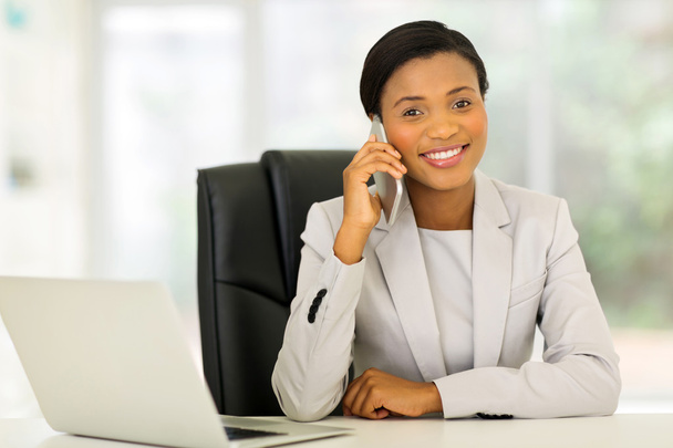 business woman talking on cell phone - Foto, imagen