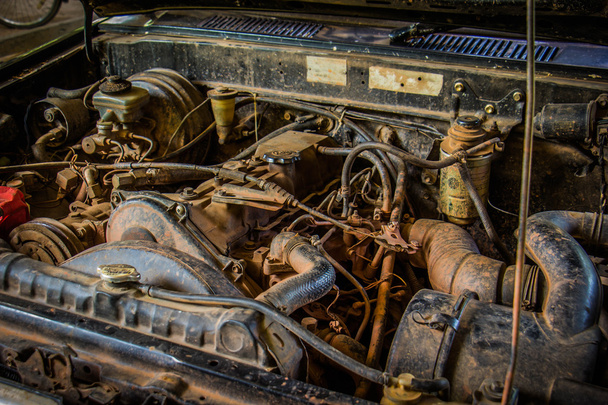 Rusty viejo motor
 - Foto, imagen