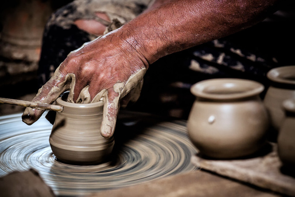 Formowania gliny garnków ręcznie w Tajlandii - Zdjęcie, obraz